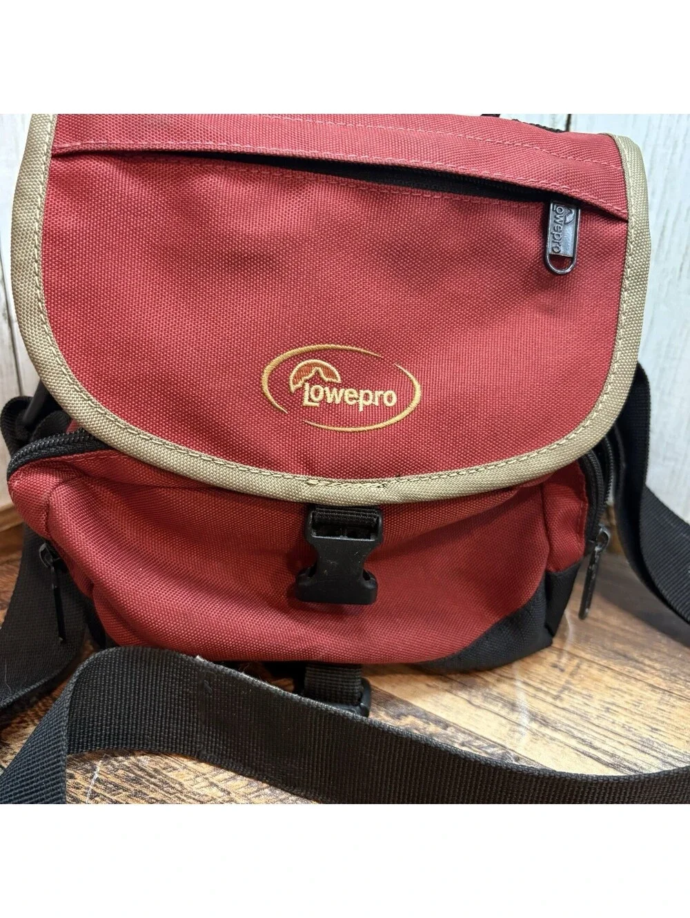 Lowepro Camera Bag Padded Handle Strap Maroon Carry Tote Case Outdoor Hiking